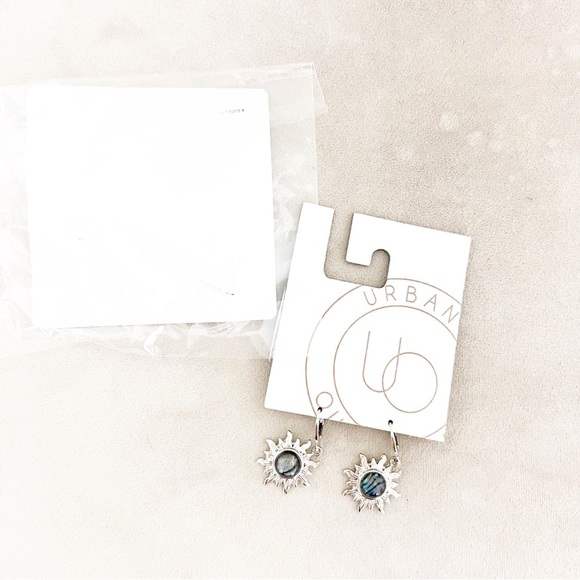 NWT Urban Outfitters Silver Boho Sun Drop Earrings - Picture 3 of 4